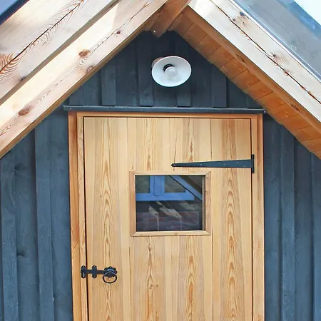 Holiday home Moenke's Kate Near Seabeach Monkebude